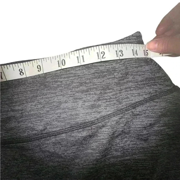 Medium Mondetta yoga band  micro stripe stretch skirt grey/ black.Slight Hi/ lo - Picture 5 of 9